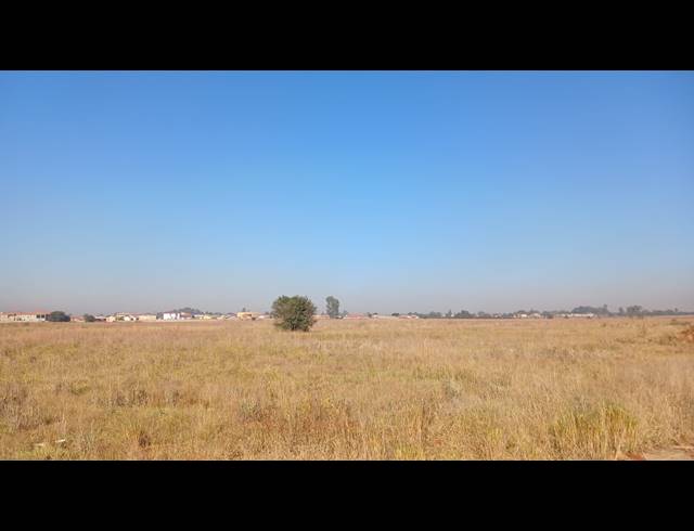 4,589M² VACANT LAND FOR SALE IN UNITAS PARK